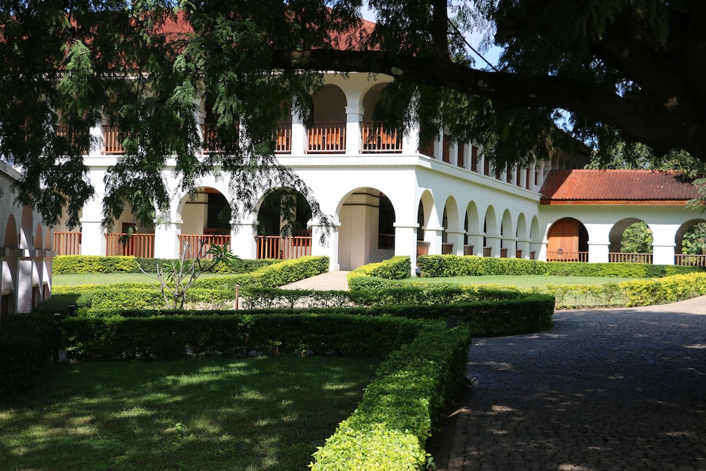 sanctum inle resort
