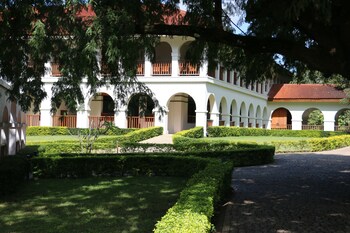 sanctum inle resort