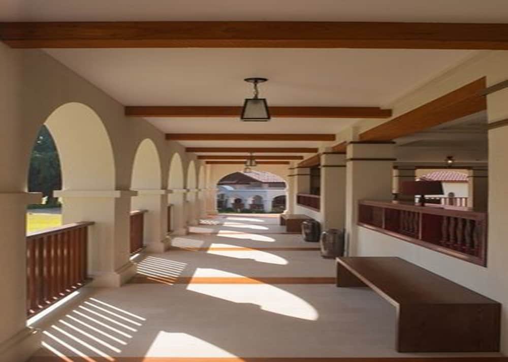 sanctum inle resort