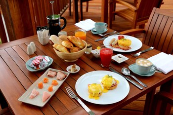 sanctum inle resort