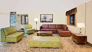 Super 8 By Wyndham St. James,Mankato>>Madelia,2 star