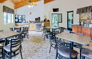 super 8 by wyndham st james