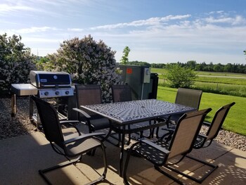 super 8 by wyndham st james