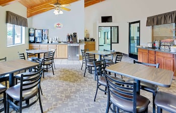 super 8 by wyndham st james