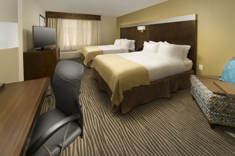 holiday inn el paso airport by ihg