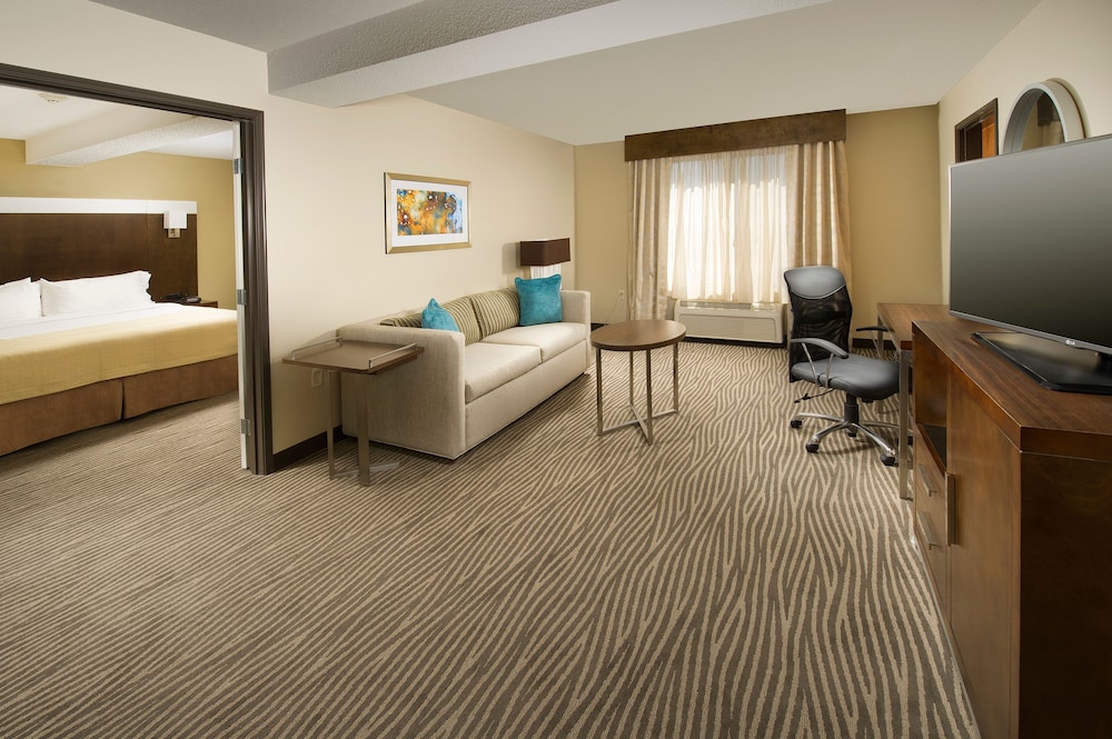 holiday inn el paso airport by ihg