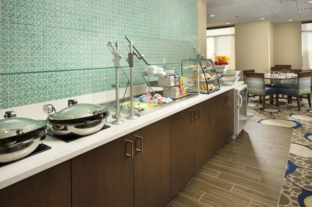 holiday inn el paso airport by ihg