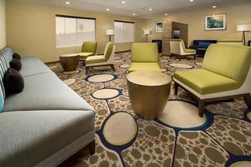 holiday inn el paso airport by ihg