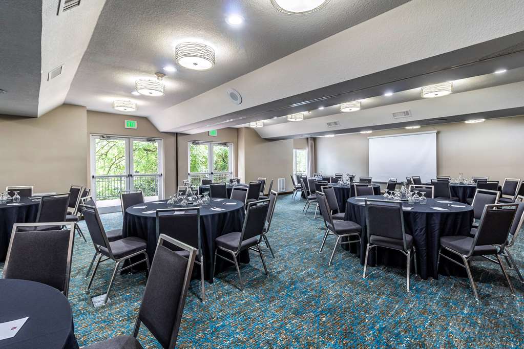 clarion hotel portland airport