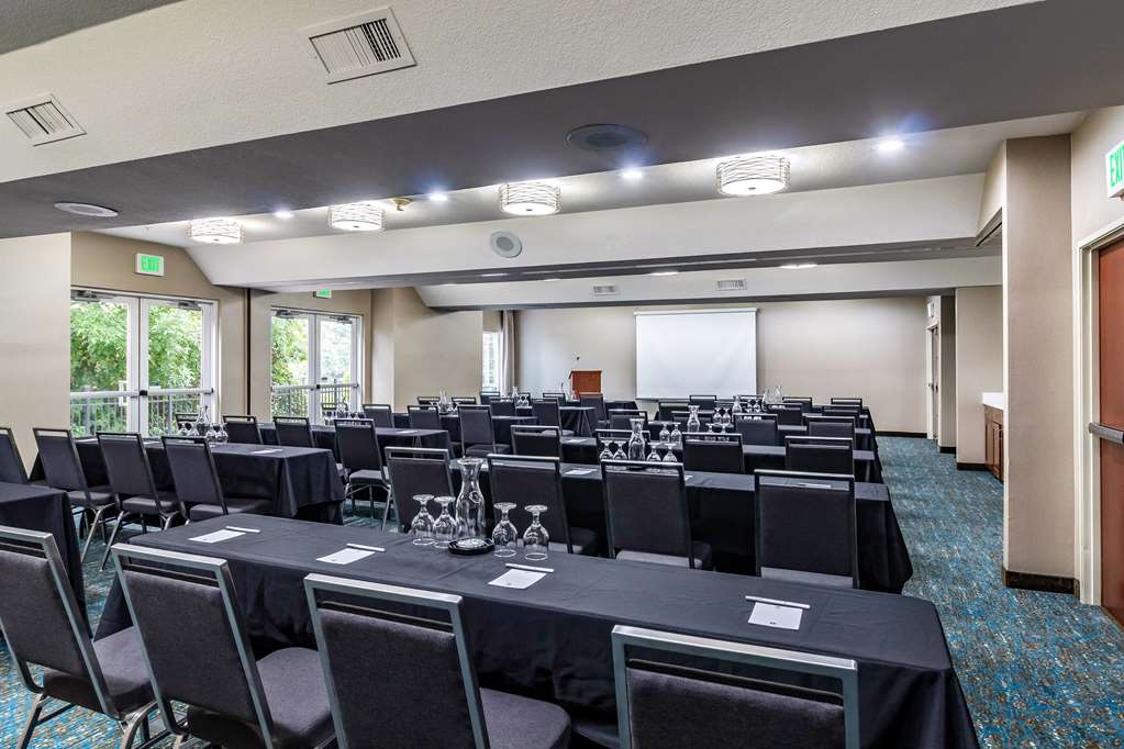 clarion hotel portland airport