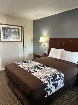 travelers inn eugene university