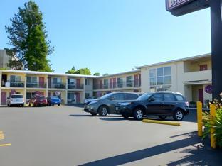 travelers inn eugene university