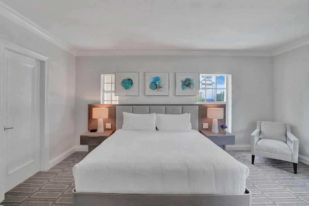 the pillars hotel and club