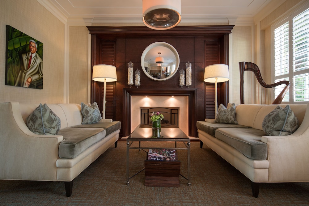 the pillars hotel and club