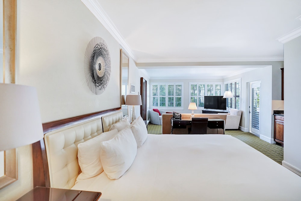 the pillars hotel and club