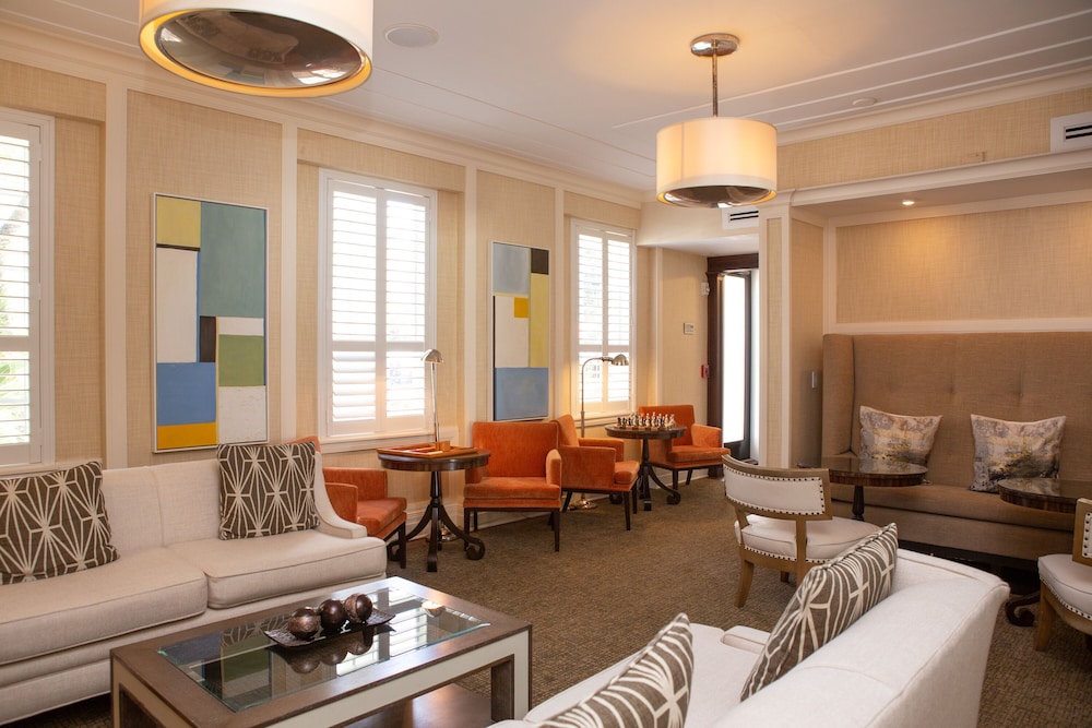 the pillars hotel and club