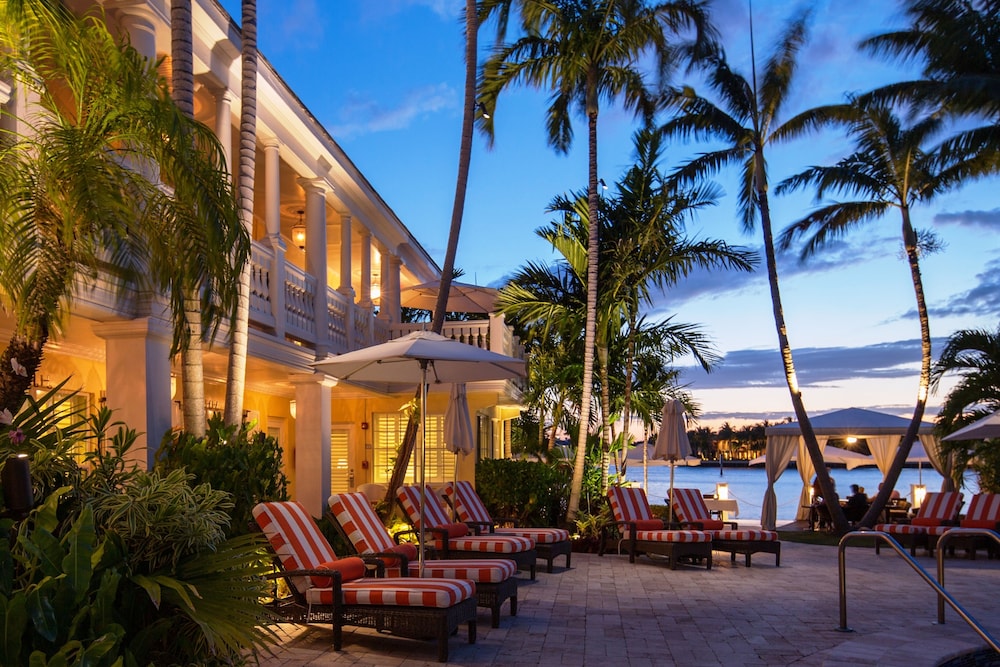 the pillars hotel and club