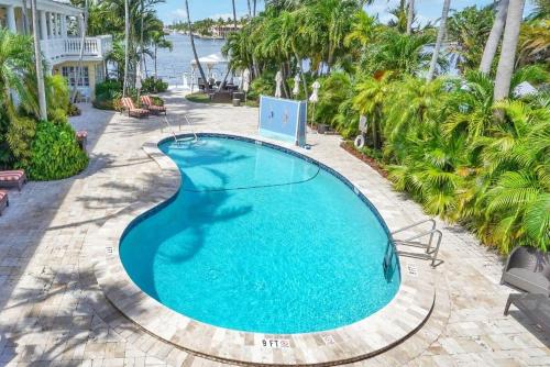 the pillars hotel and club