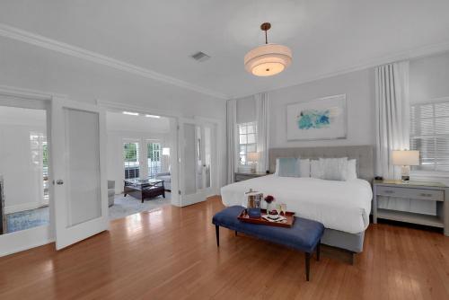 the pillars hotel and club