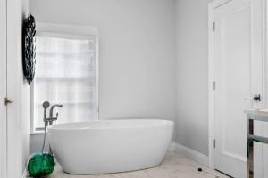 the pillars hotel and club