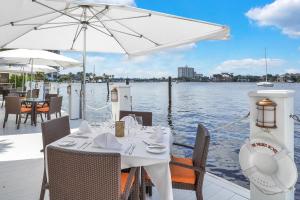 the pillars hotel and club