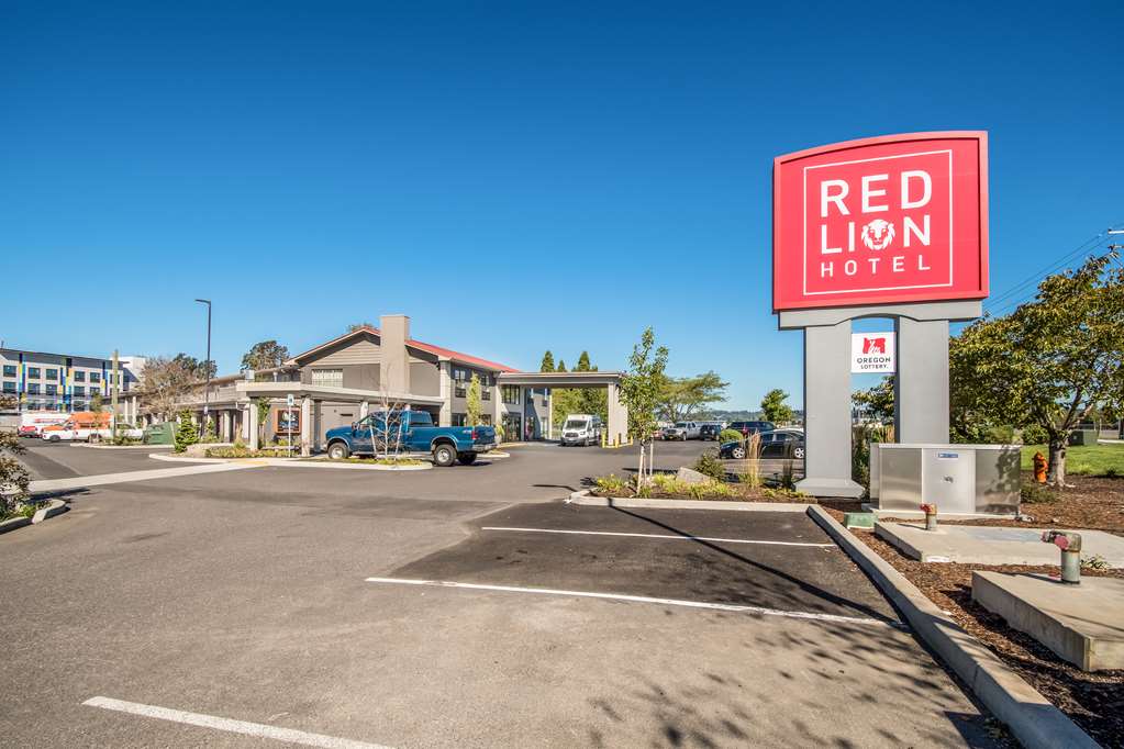 red lion hotel portland airport