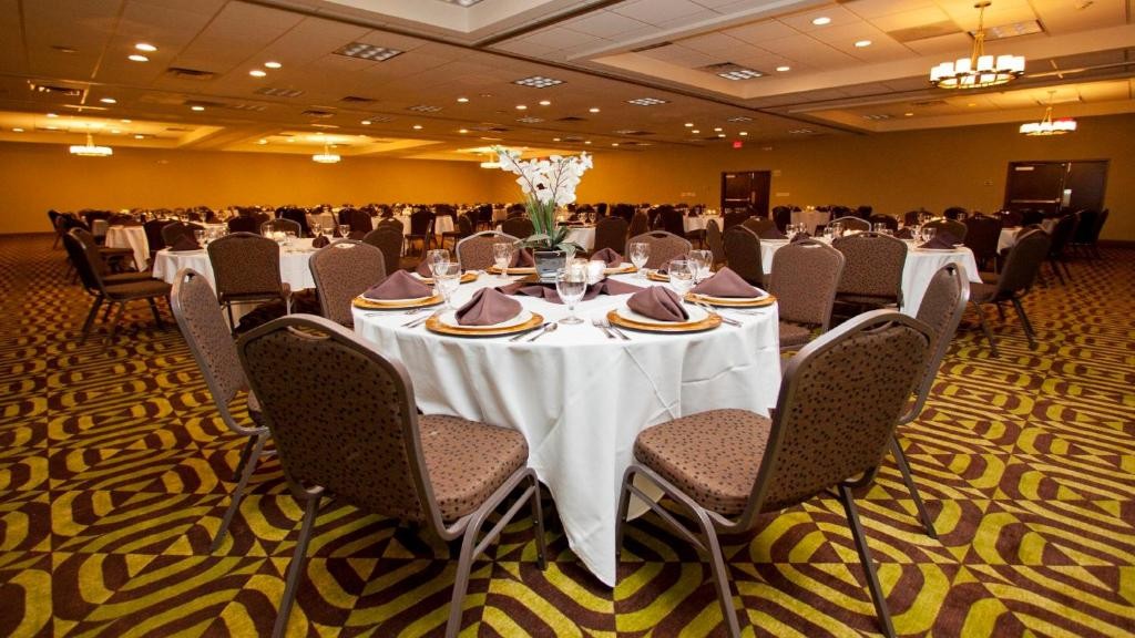 doubletree by hilton greensboro airport
