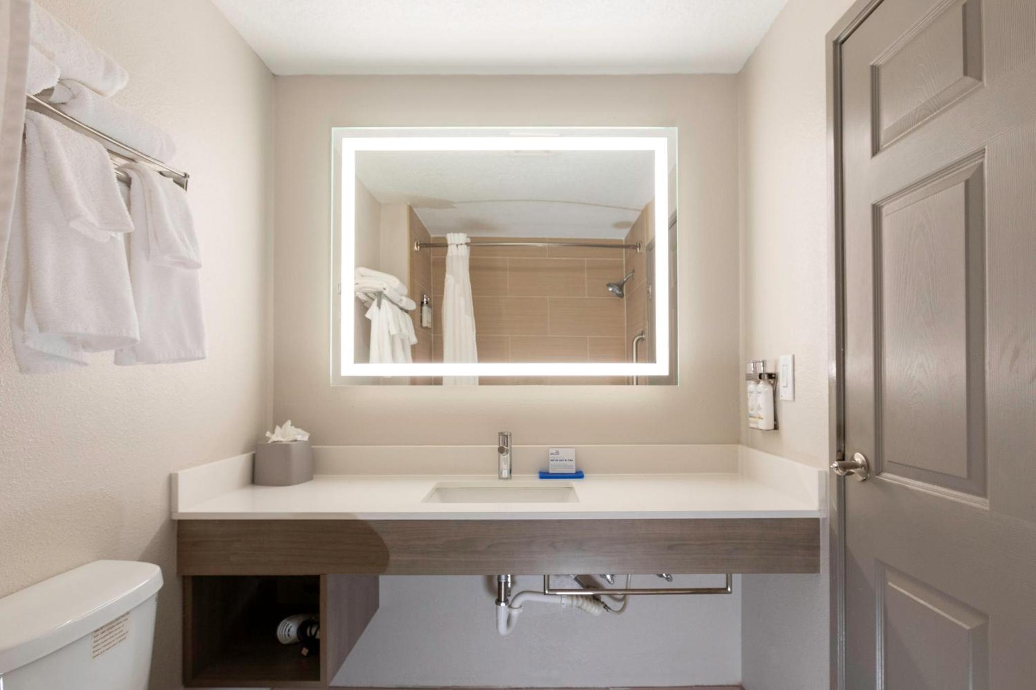 holiday inn express and suites jacksonville airport by ihg