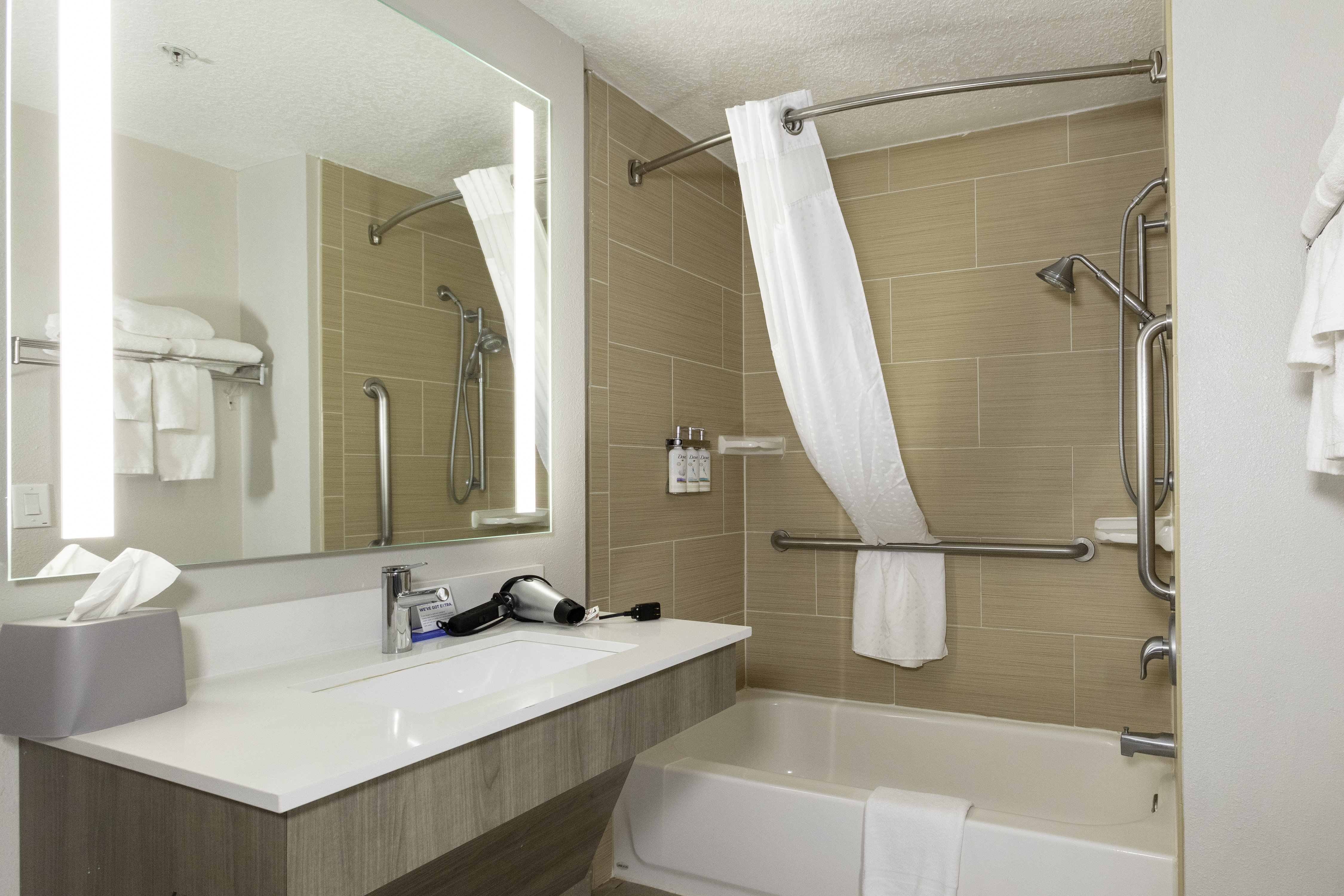 holiday inn express and suites jacksonville airport by ihg