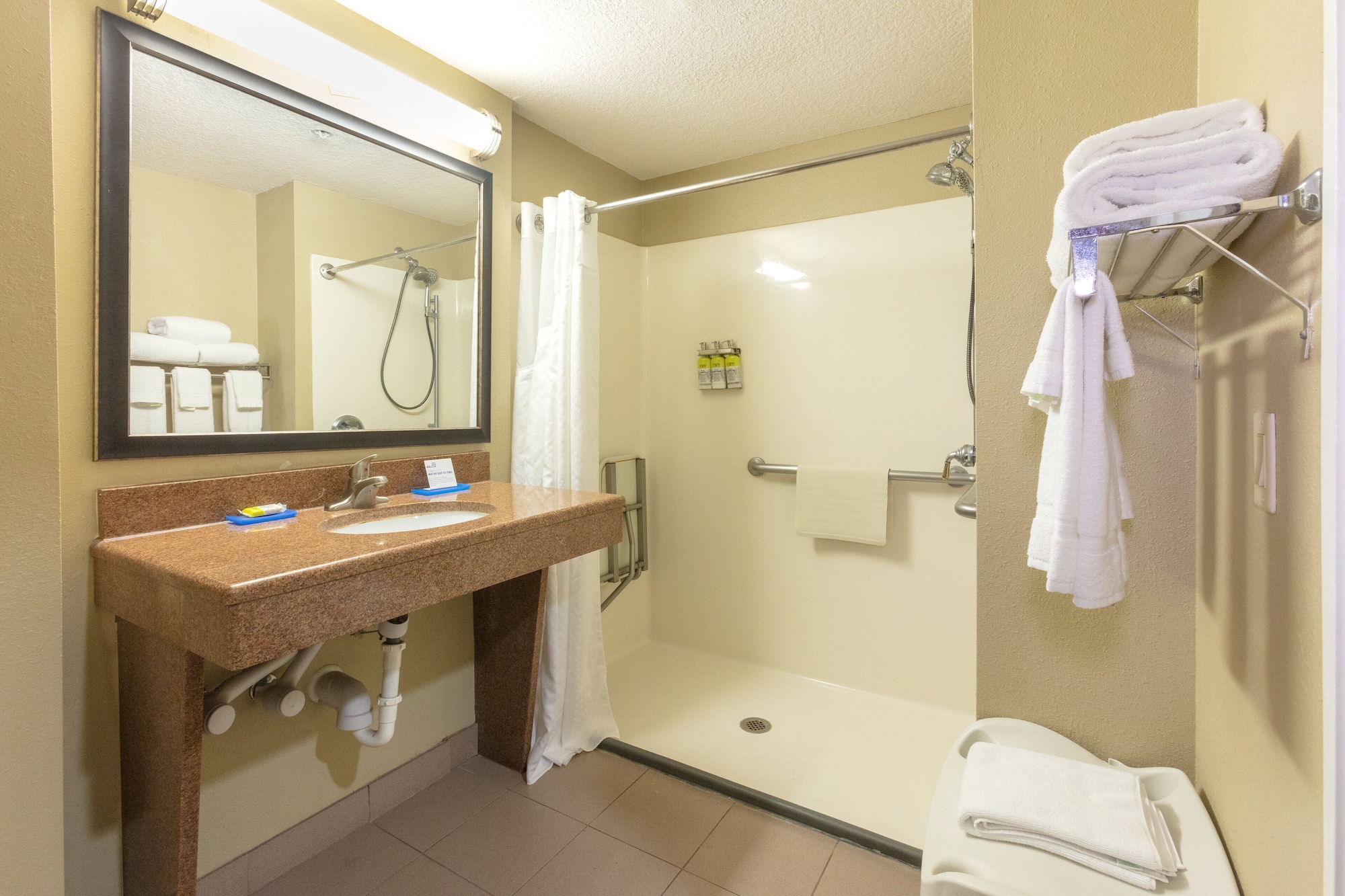 holiday inn express and suites jacksonville airport by ihg
