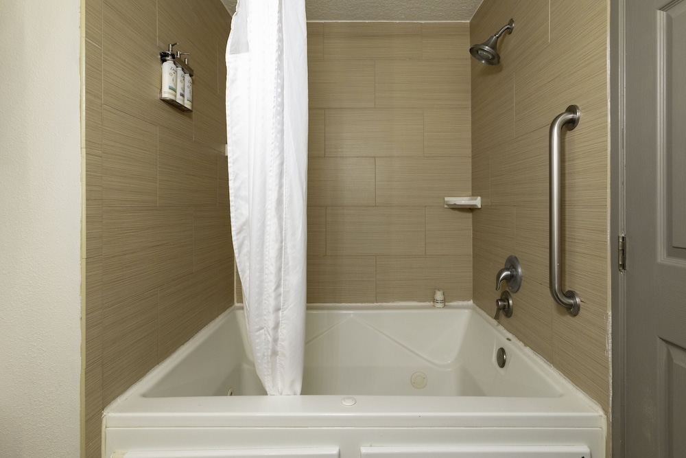 holiday inn express and suites jacksonville airport by ihg