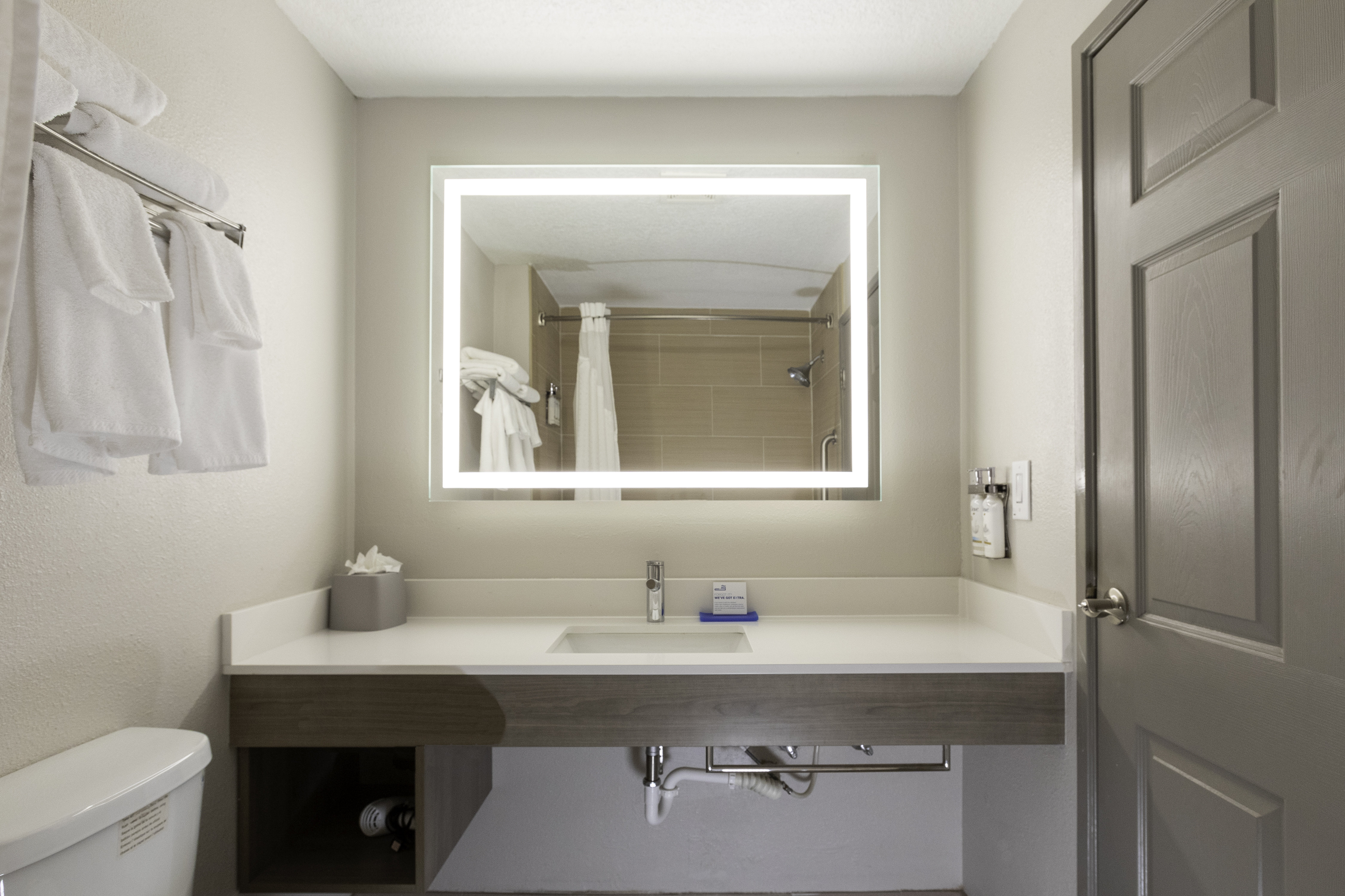 holiday inn express and suites jacksonville airport by ihg