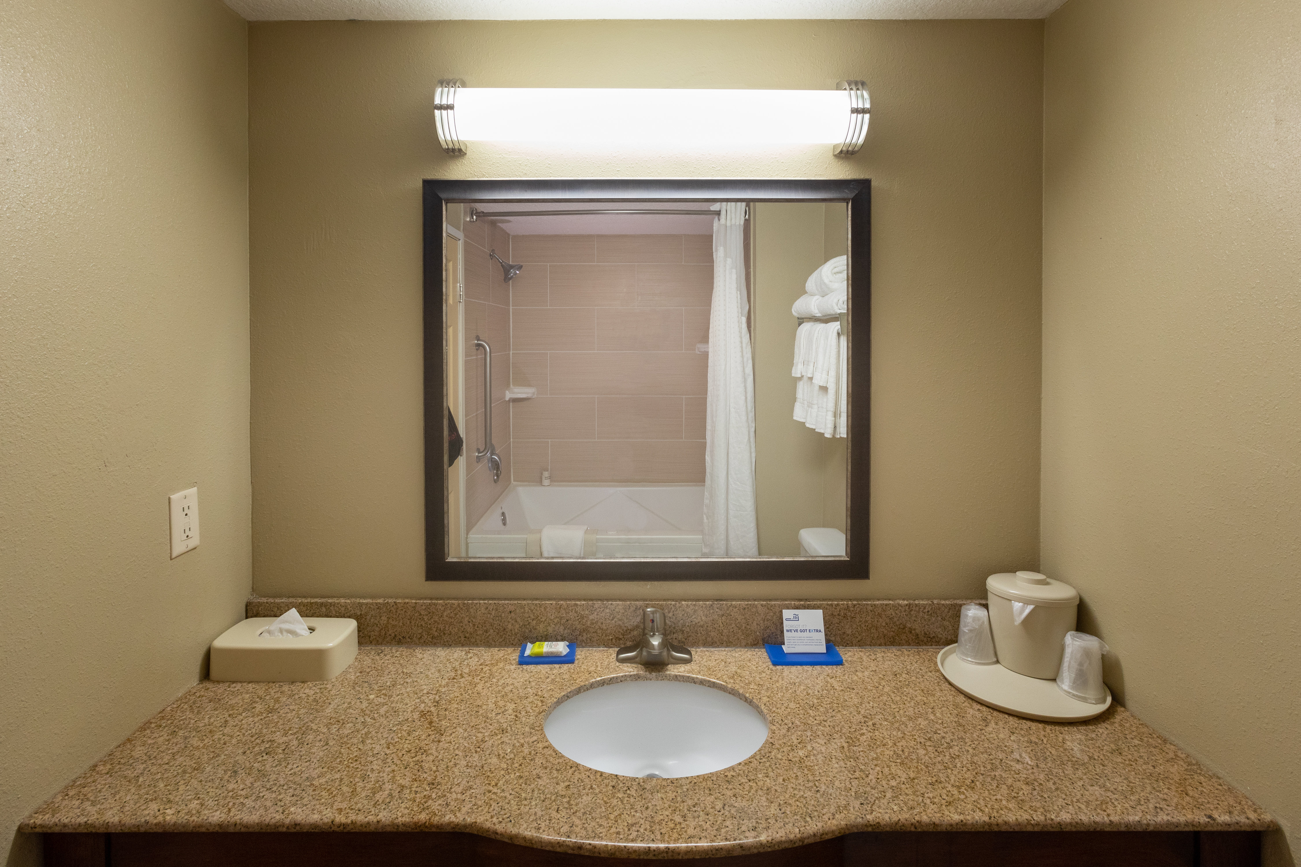 holiday inn express and suites jacksonville airport by ihg