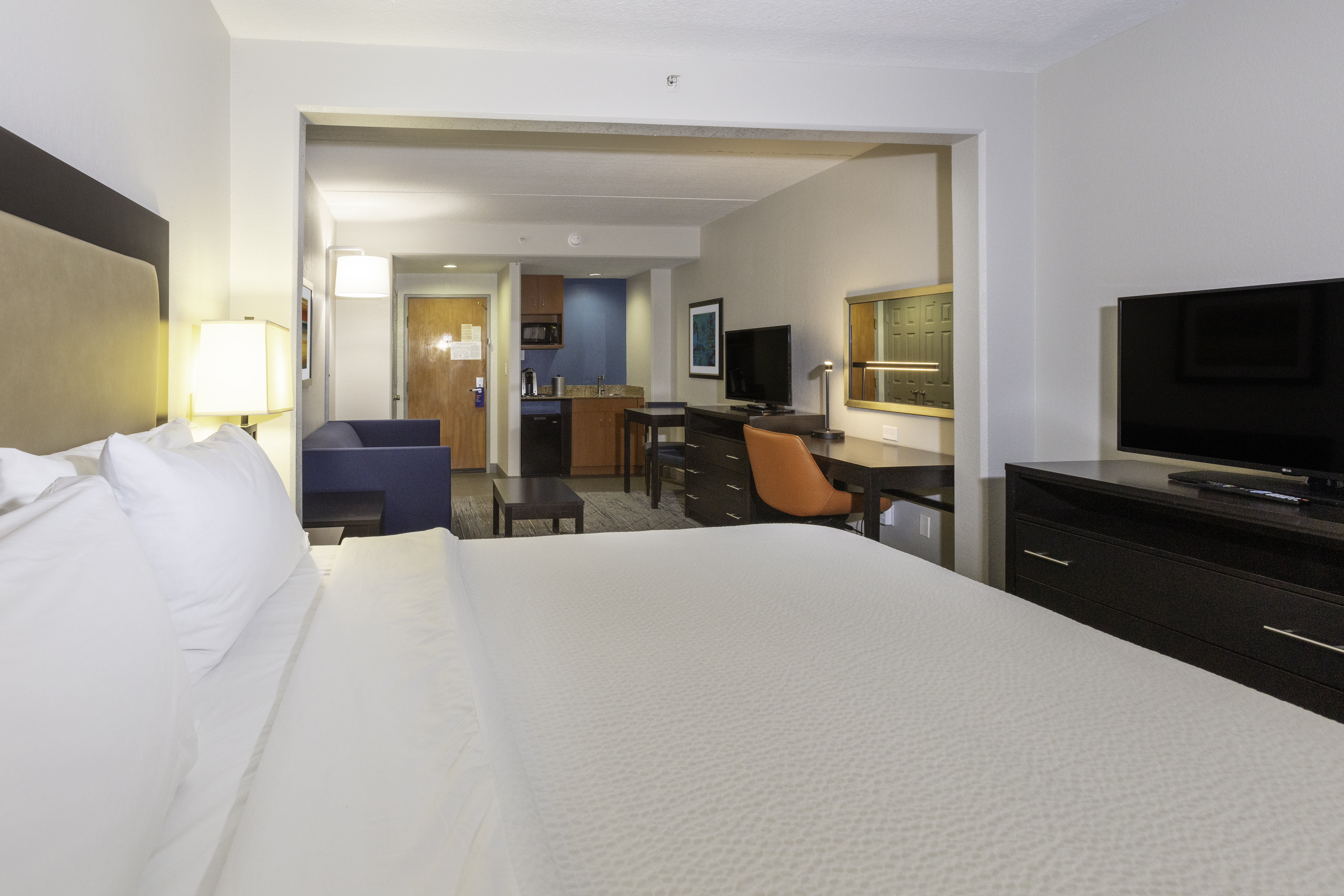 holiday inn express and suites jacksonville airport by ihg