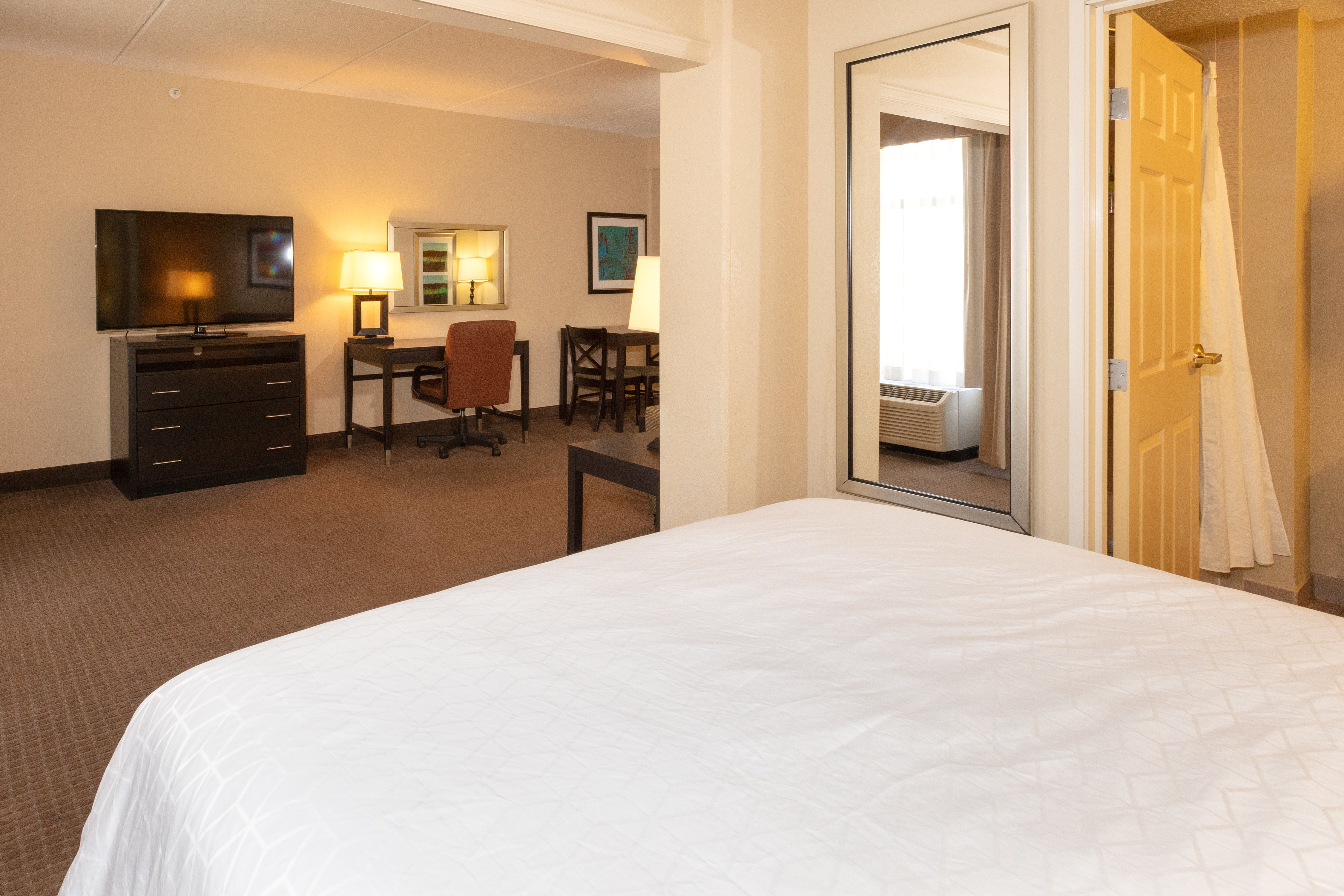 holiday inn express and suites jacksonville airport by ihg