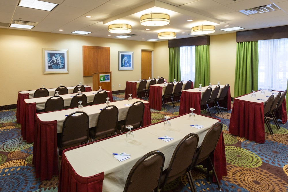 holiday inn express and suites jacksonville airport by ihg