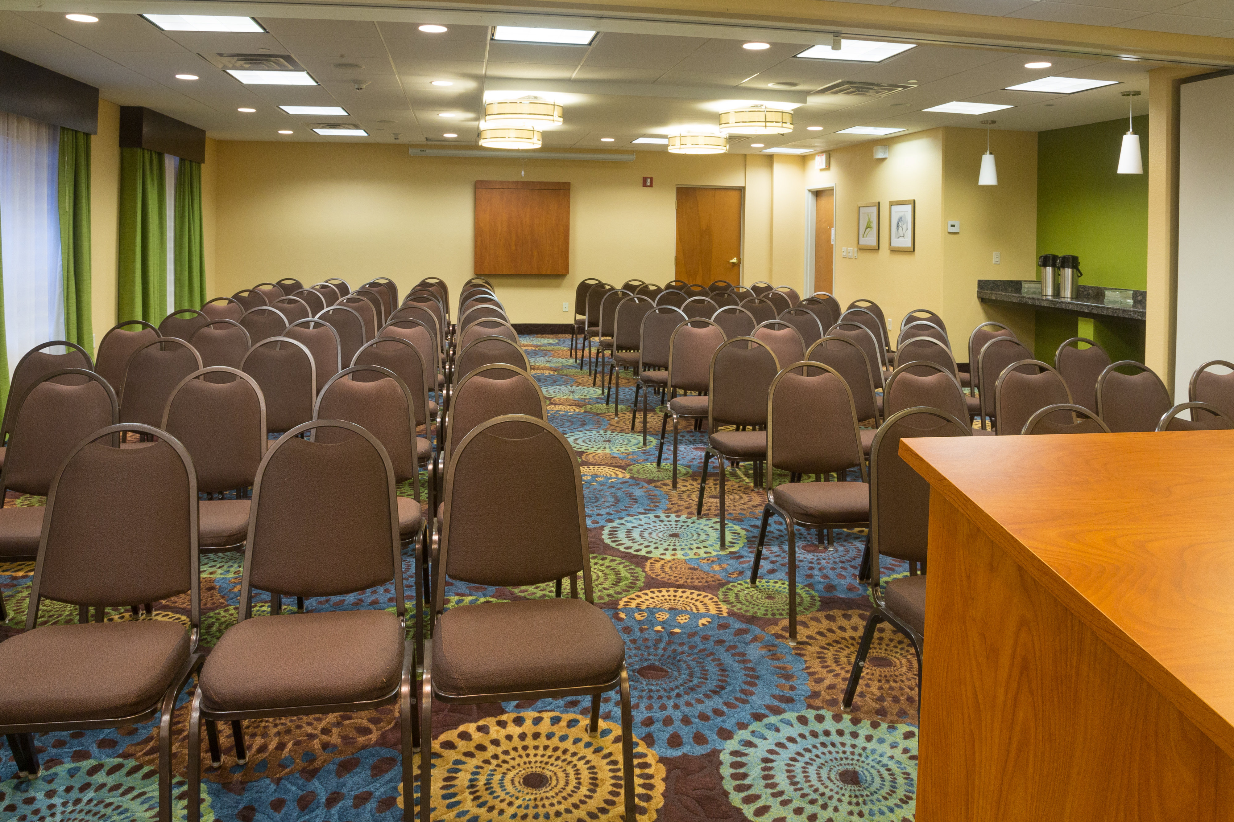 holiday inn express and suites jacksonville airport by ihg