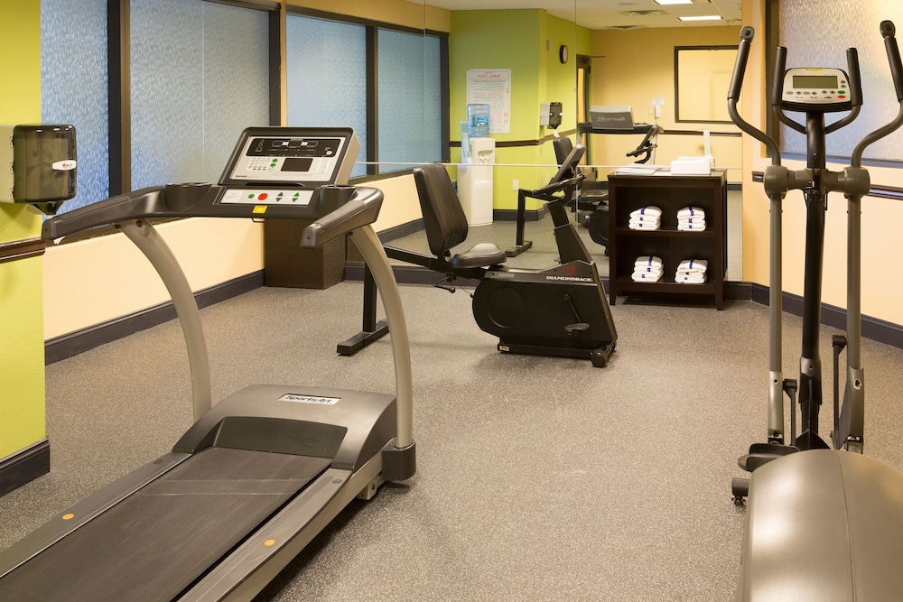 holiday inn express and suites jacksonville airport by ihg