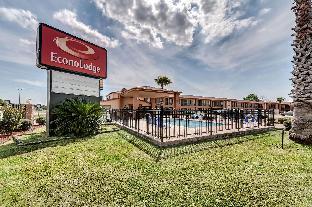 econo lodge lake charles university area