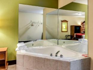 econo lodge lake charles university area