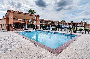 econo lodge lake charles university area