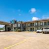 econo lodge lake charles university area