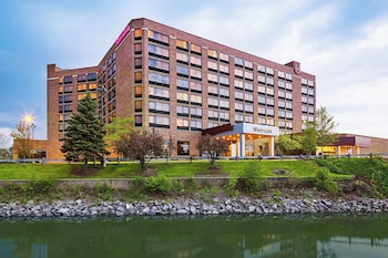 Sheraton Lisle Naperville Hotel,Cook County>>Chicago,4 star