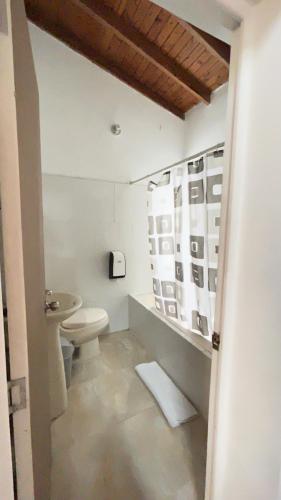 hostal lleras calle 8 hostel