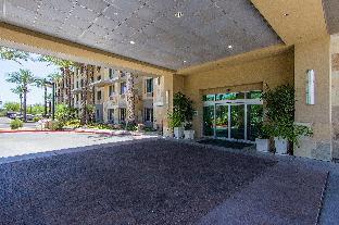 holiday inn and suites scottsdale north airpark