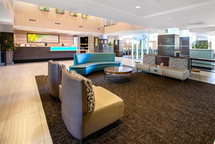 holiday inn and suites scottsdale north airpark