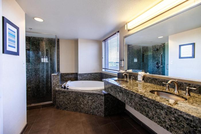 holiday inn and suites scottsdale north airpark