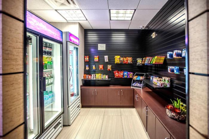 holiday inn and suites scottsdale north airpark