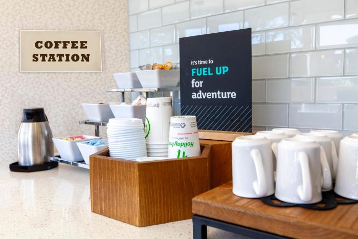 holiday inn and suites scottsdale north airpark