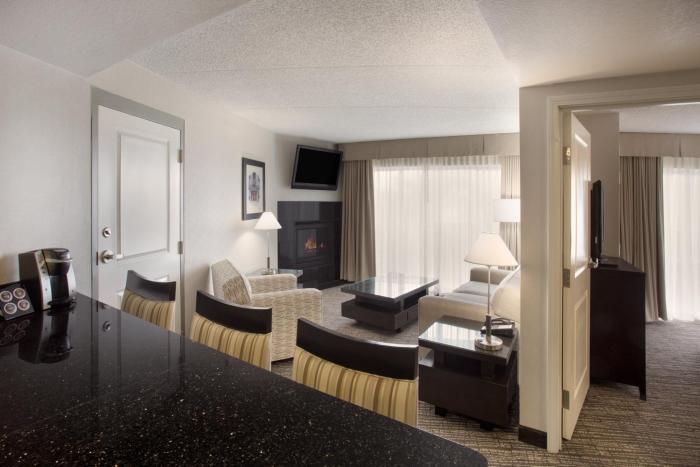 holiday inn and suites scottsdale north airpark
